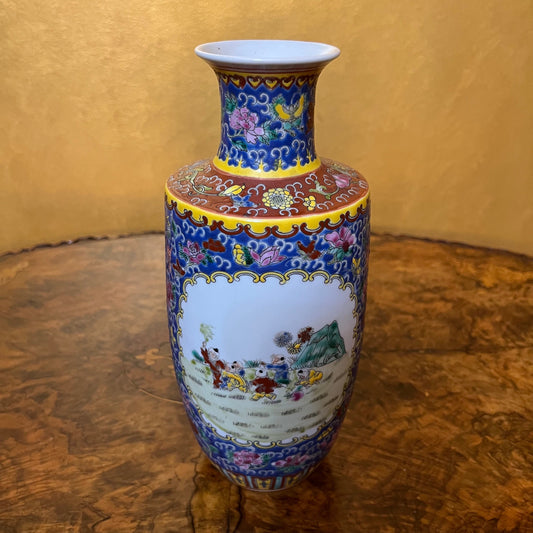 Vintage Chinese Families Rose Print Vase